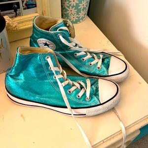 Converse Teal Metallic Hightop Size: Women’s 8/Men’s 6